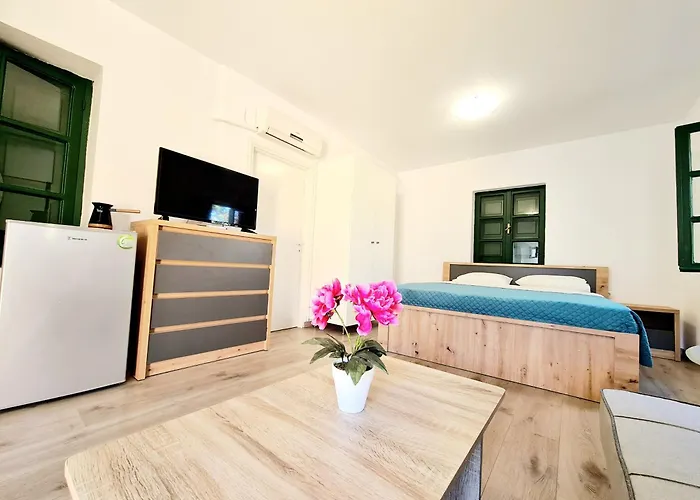 Piccolo Modern - Old Town Rhodes City